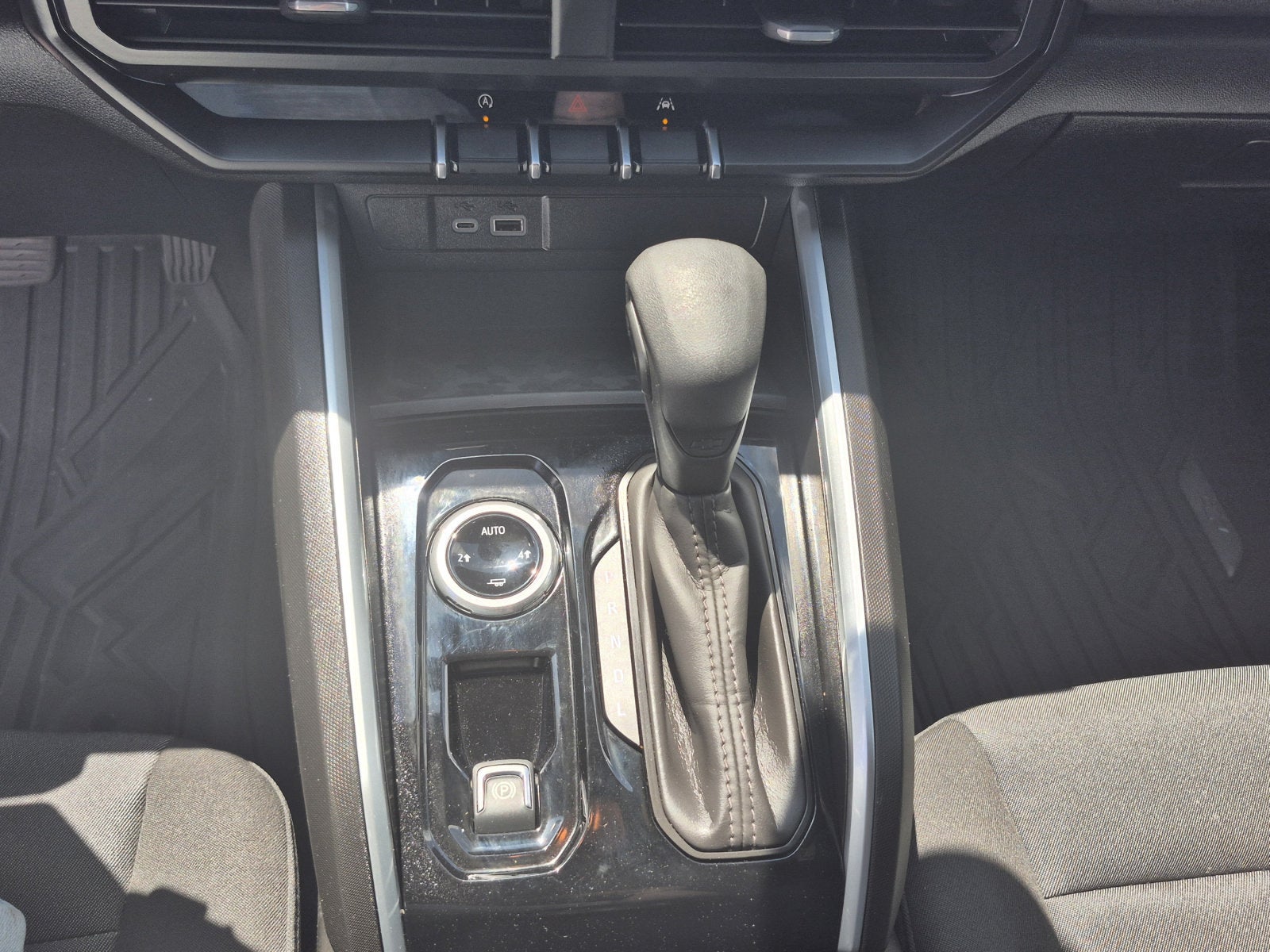 2025 Chevrolet Colorado WT/LT