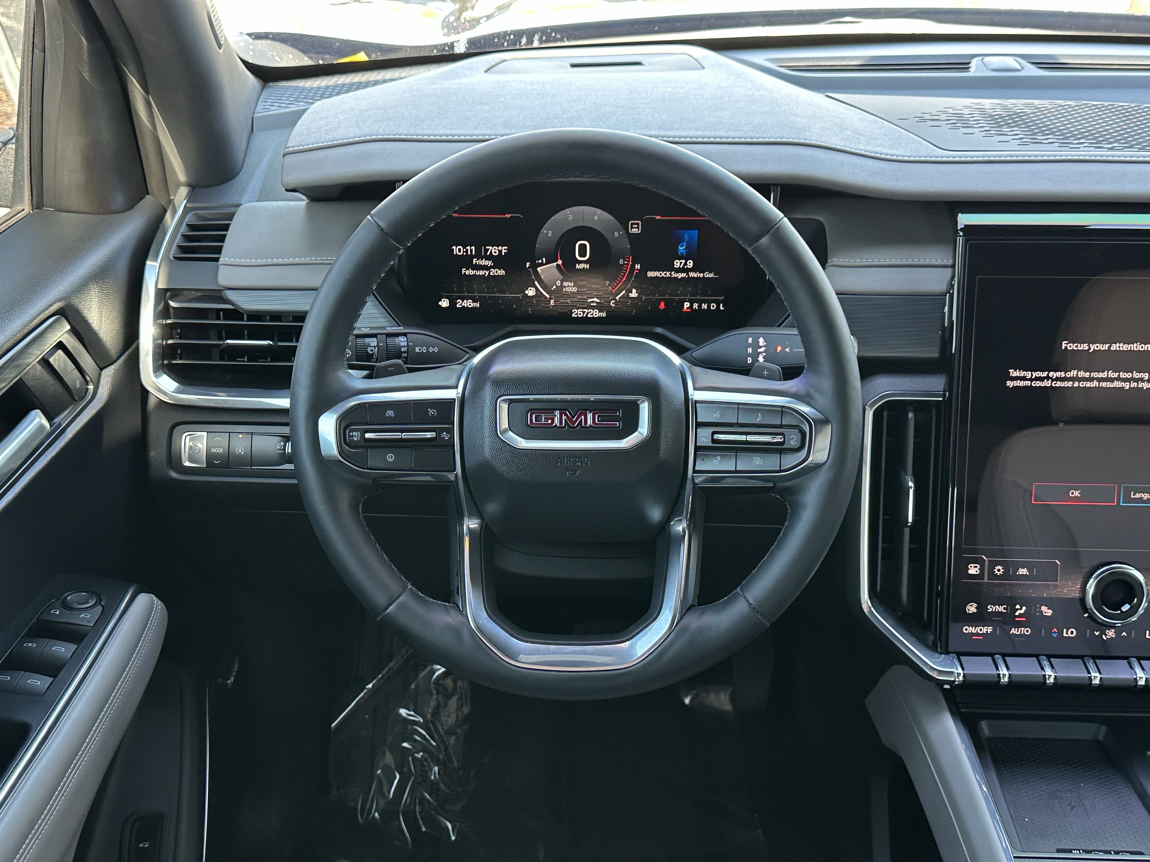 2024 GMC Acadia Elevation