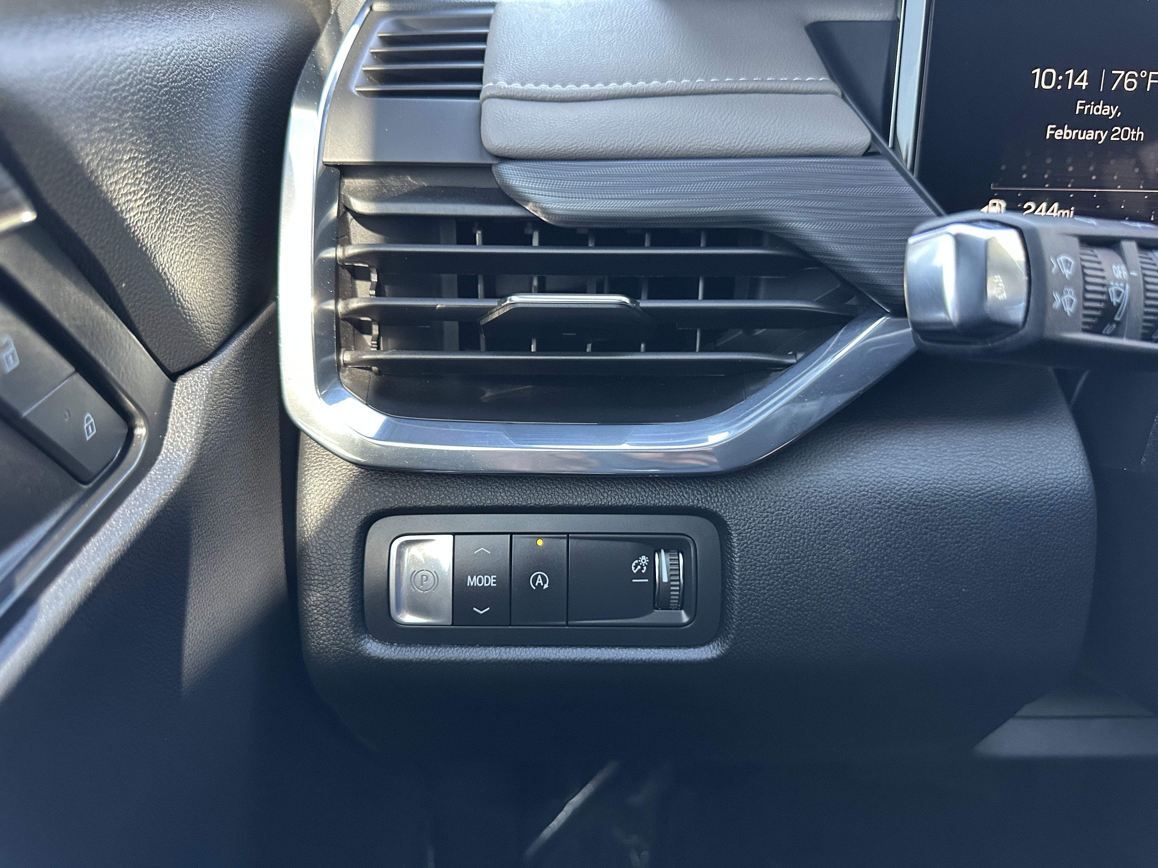 2024 GMC Acadia Elevation