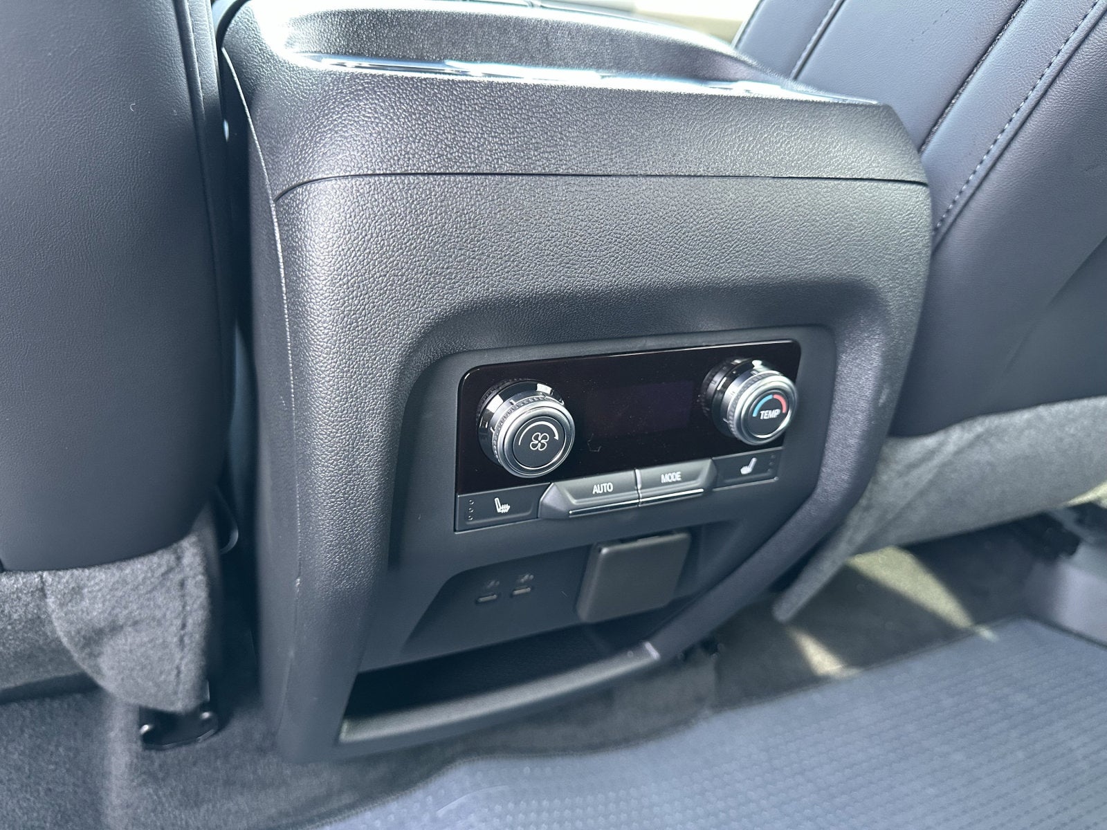2027 GMC Acadia Elevation - Photo 15