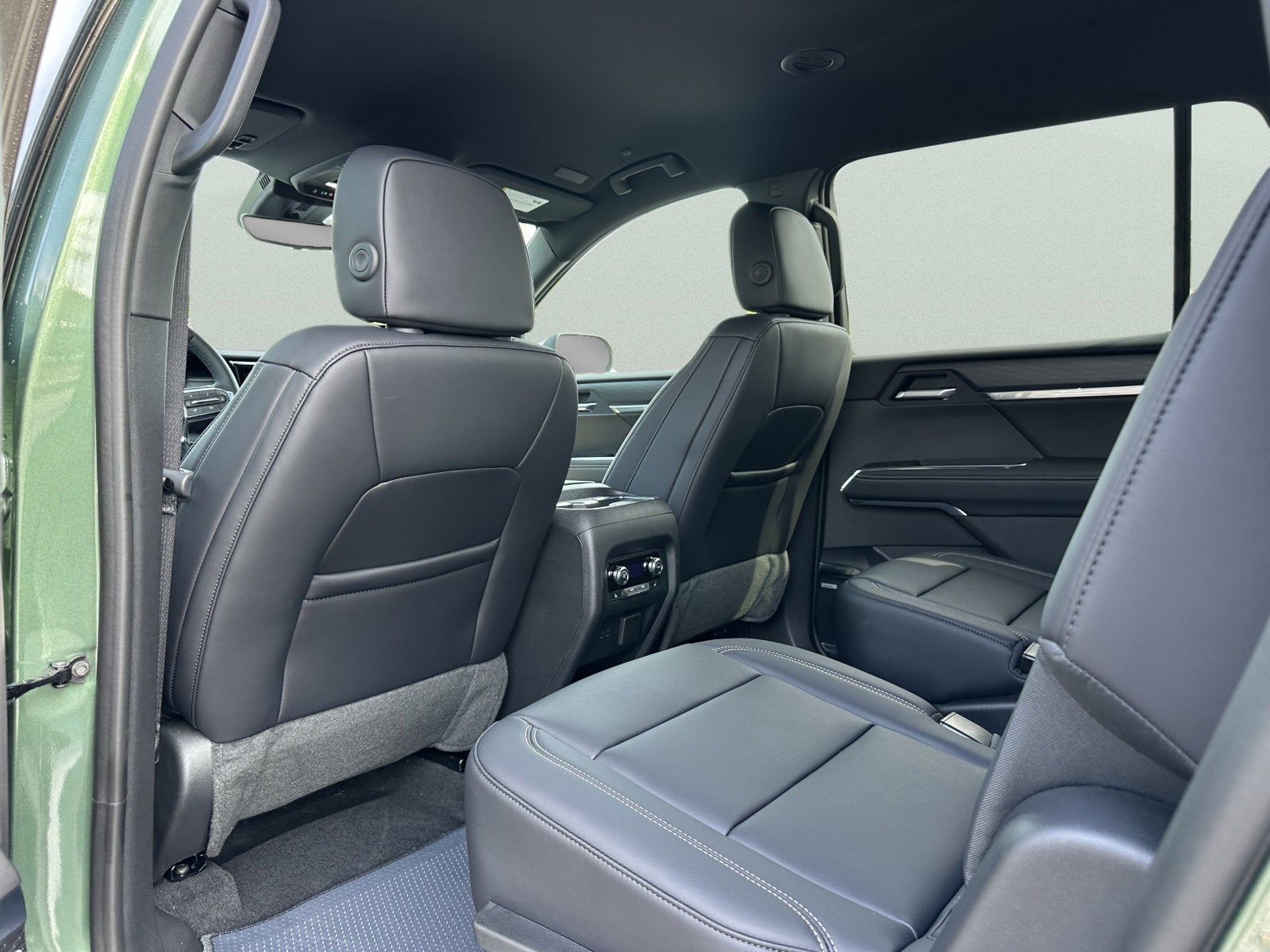 2027 GMC Acadia Elevation - Photo 16