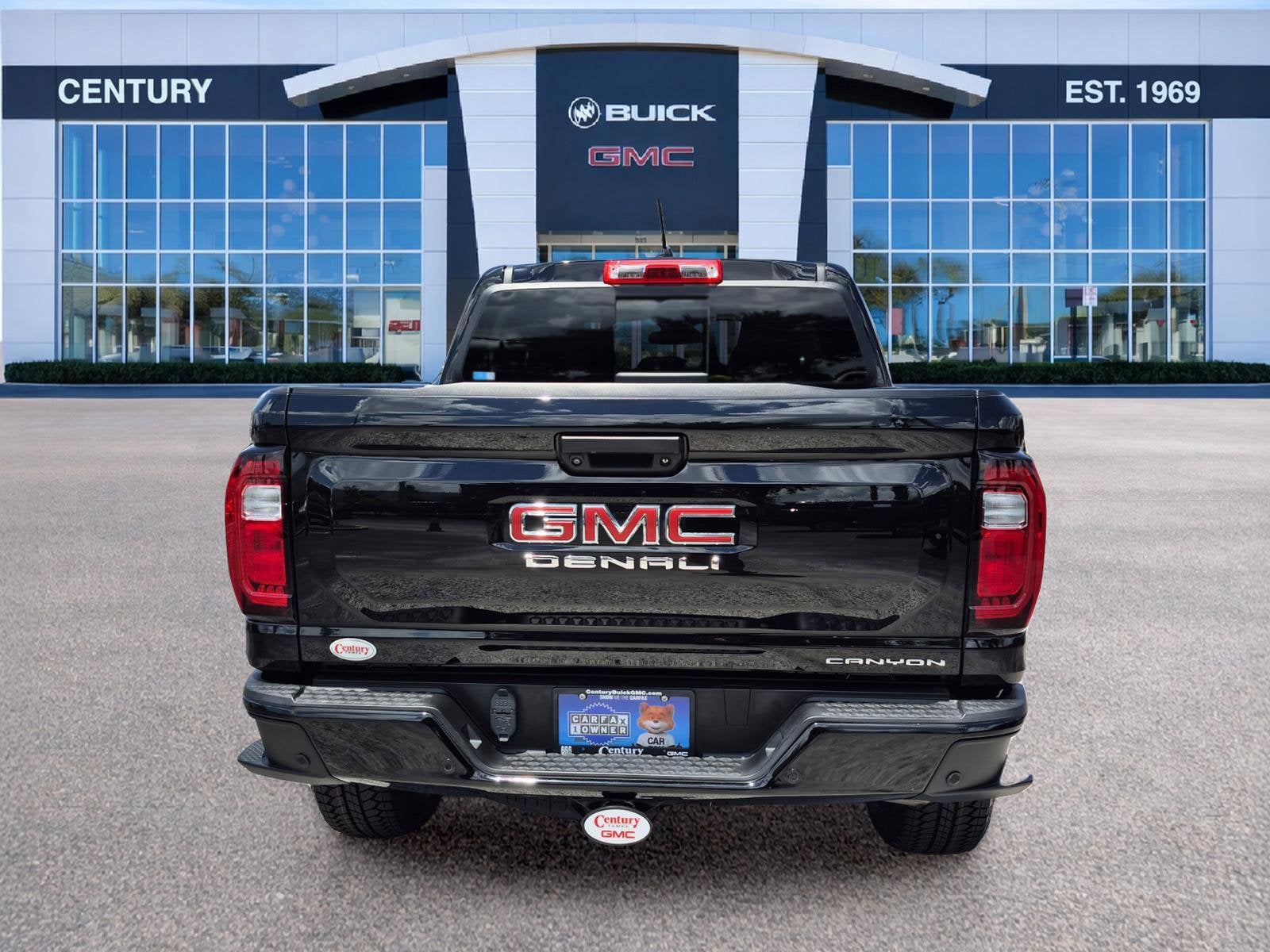 2023 GMC Canyon Denali