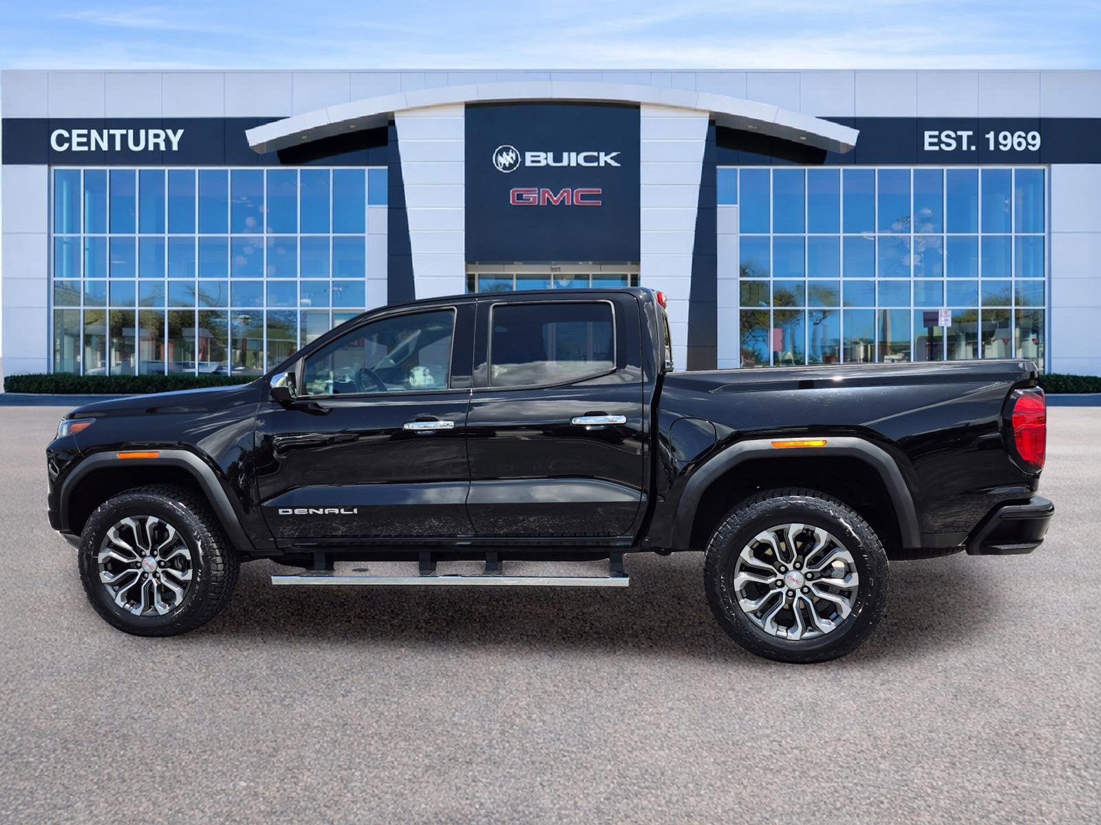 2023 GMC Canyon Denali