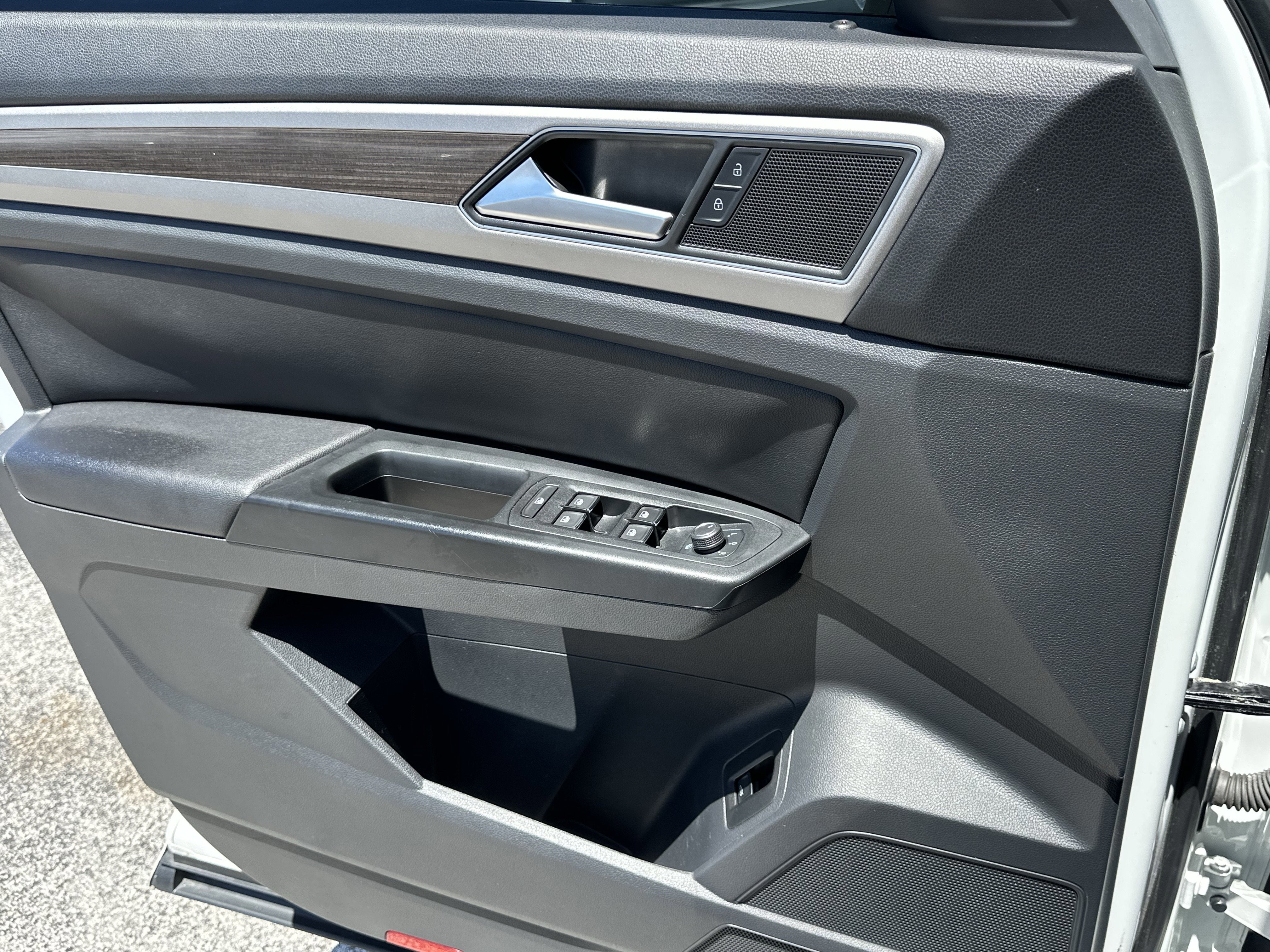 2019 Volkswagen Atlas 3.6L V6 SE w/Technology R-Line