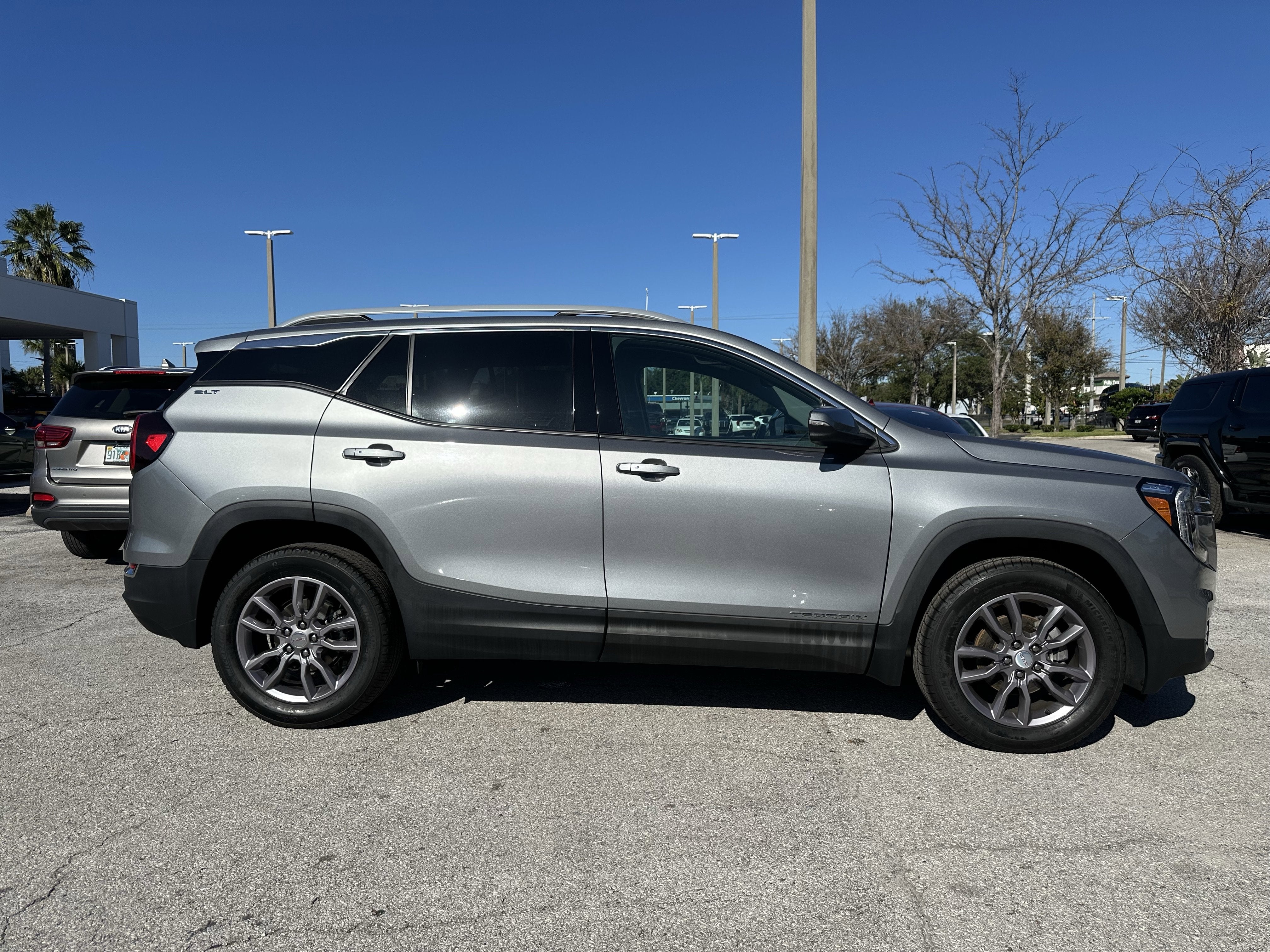 2023 GMC Terrain SLT