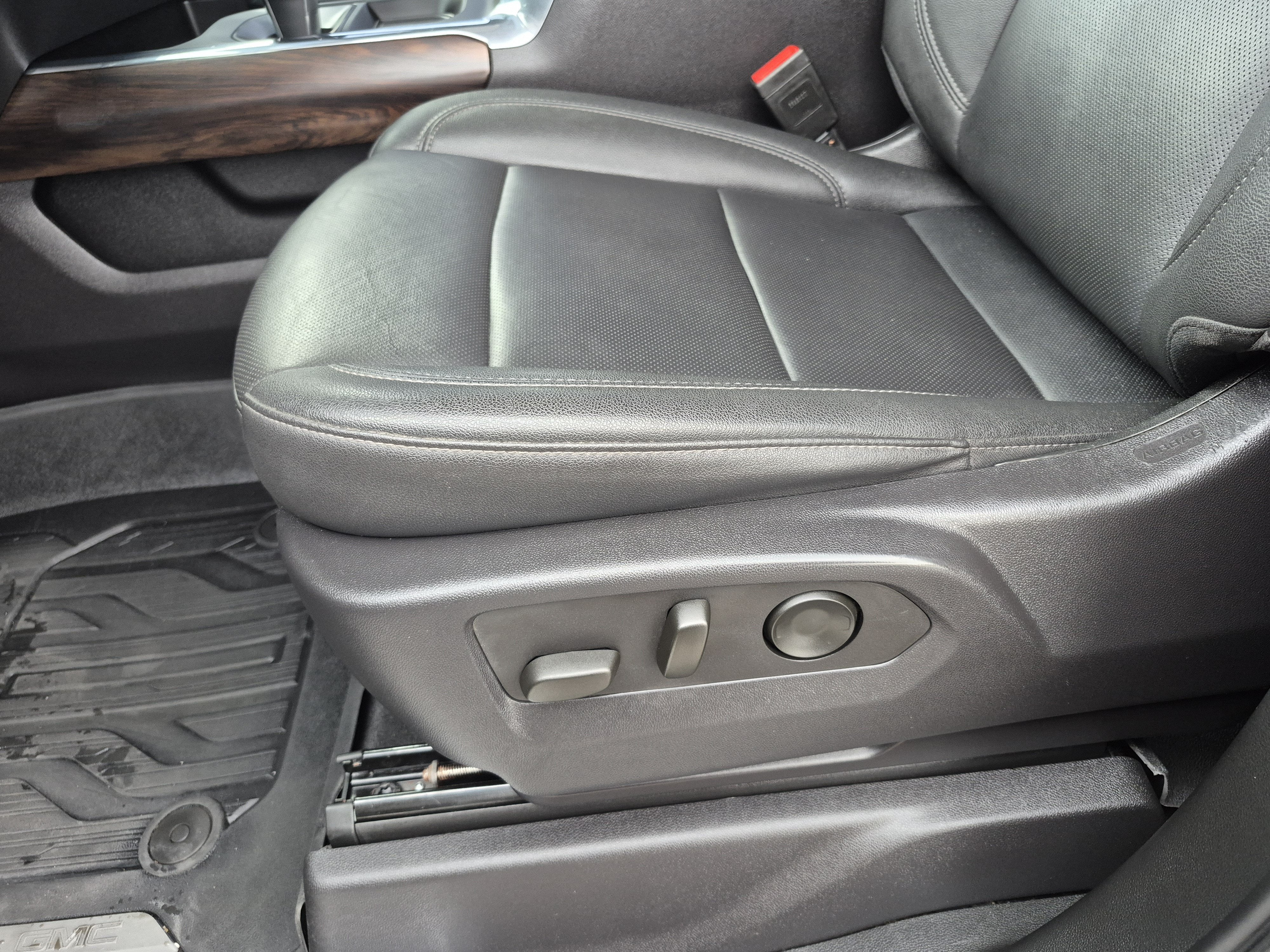 2024 GMC Sierra 1500 SLT - Photo 22