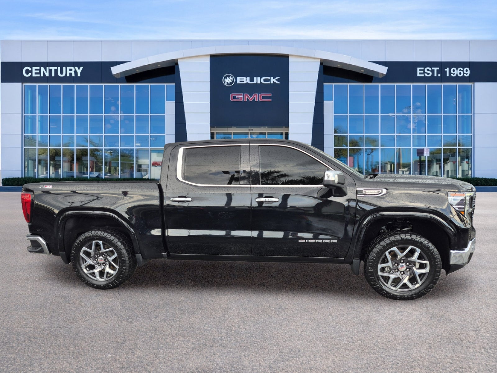 2024 GMC Sierra 1500 SLT
