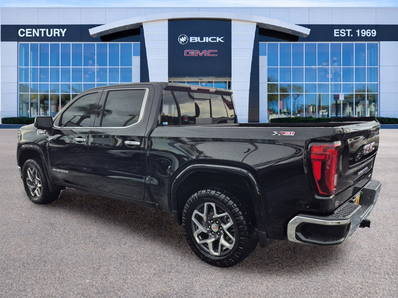 2024 GMC Sierra 1500 SLT - Photo 6