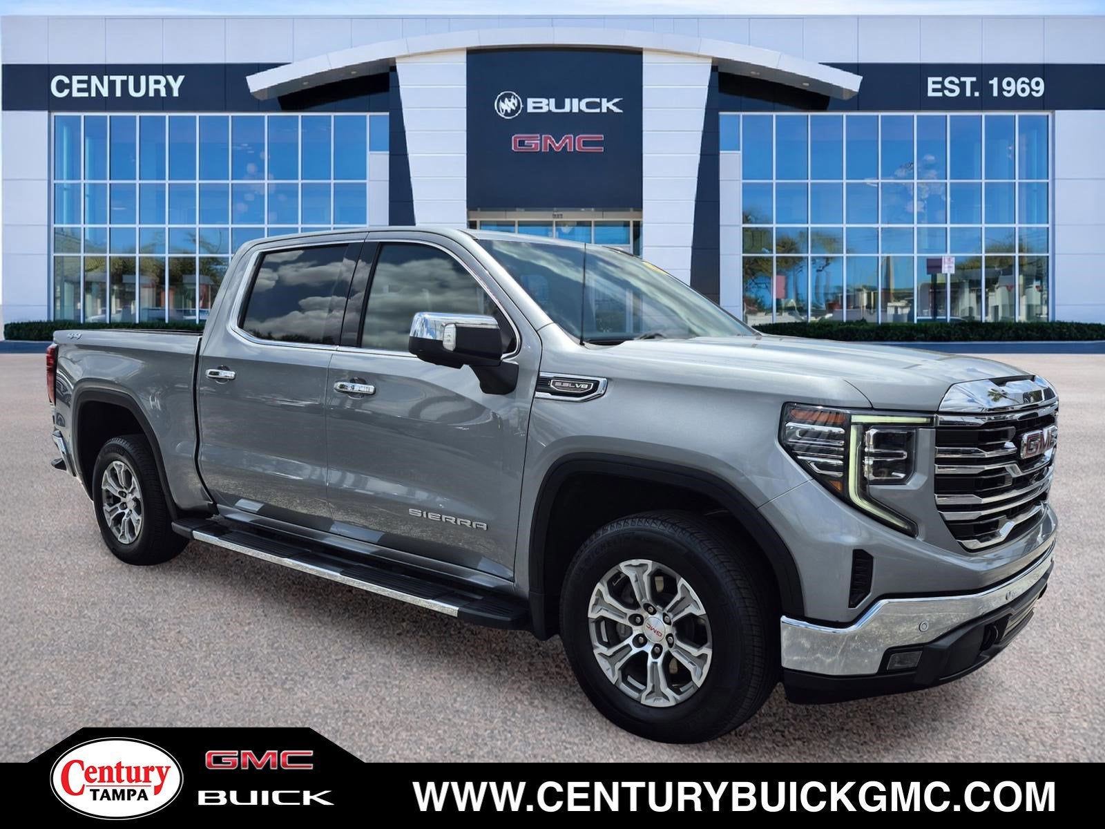 2023 GMC Sierra 4WD Crew Cab Short Box SLT's photo