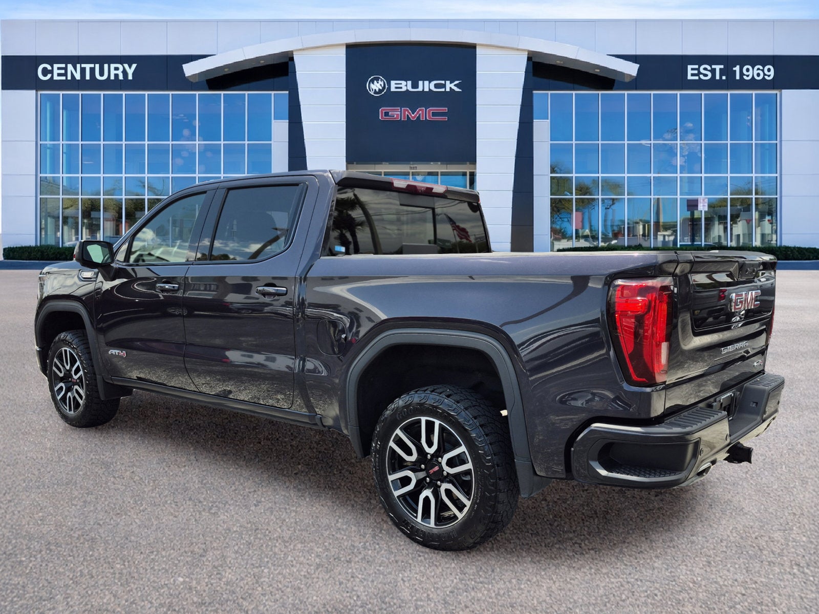 2023 GMC Sierra 1500 AT4