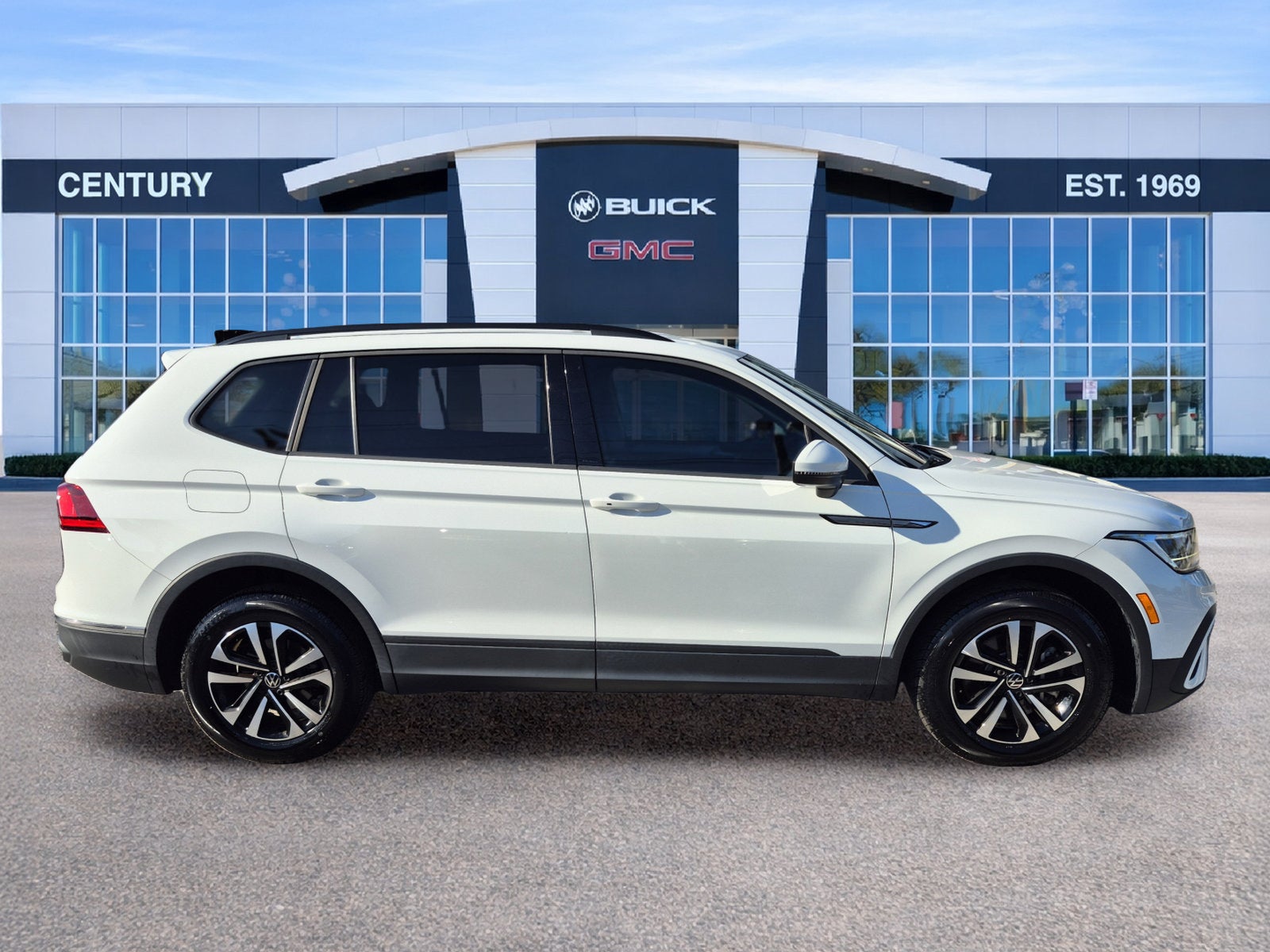 2022 Volkswagen Tiguan S
