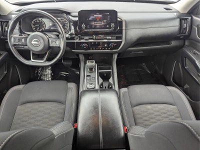 2023 Nissan Pathfinder SV