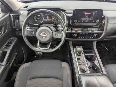 2023 Nissan Pathfinder SV