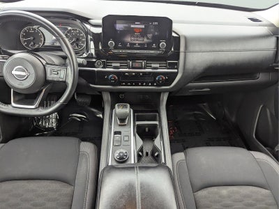 2023 Nissan Pathfinder SV