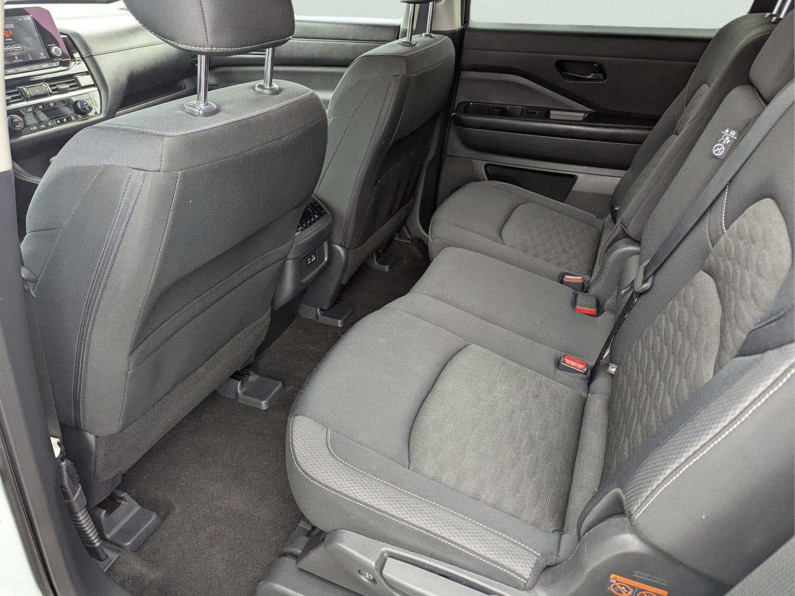 2023 Nissan Pathfinder SV