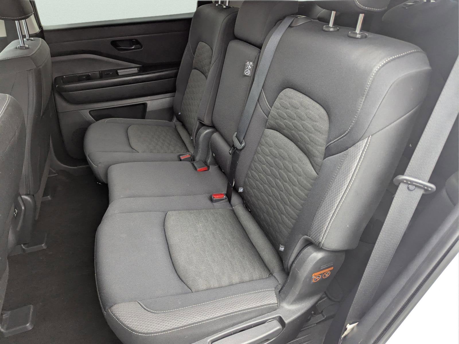 2023 Nissan Pathfinder SV