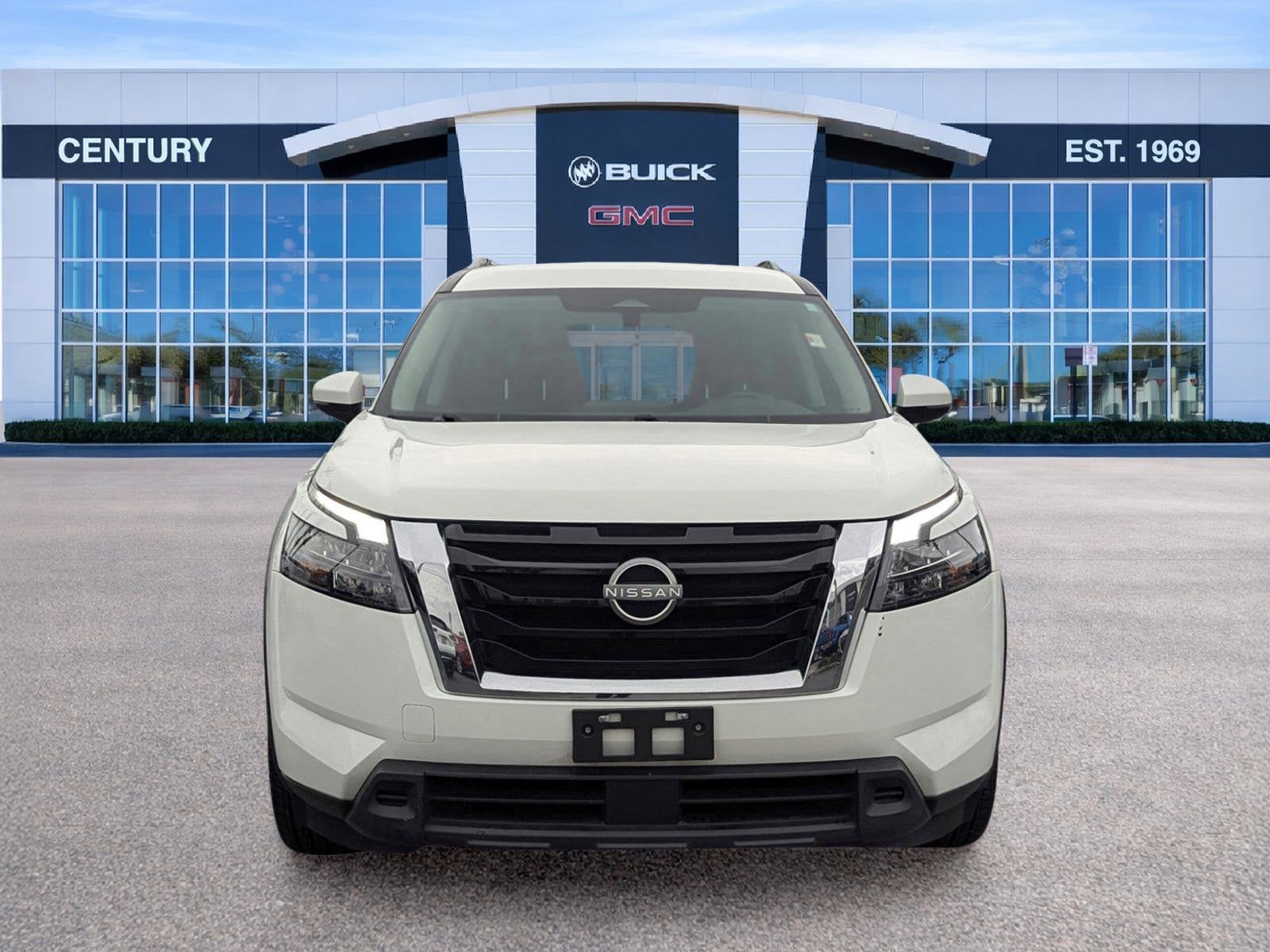 2023 Nissan Pathfinder SV