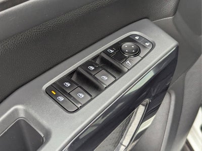 2023 Nissan Pathfinder SV