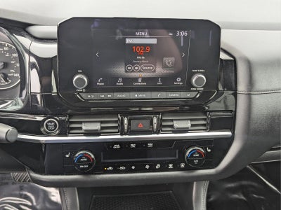 2023 Nissan Pathfinder SV