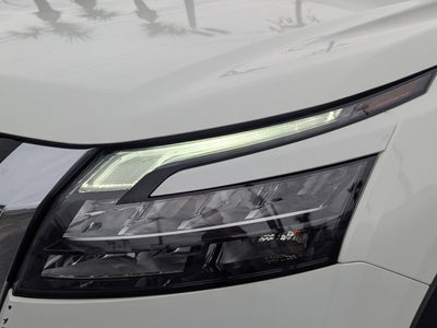2023 Nissan Pathfinder SV