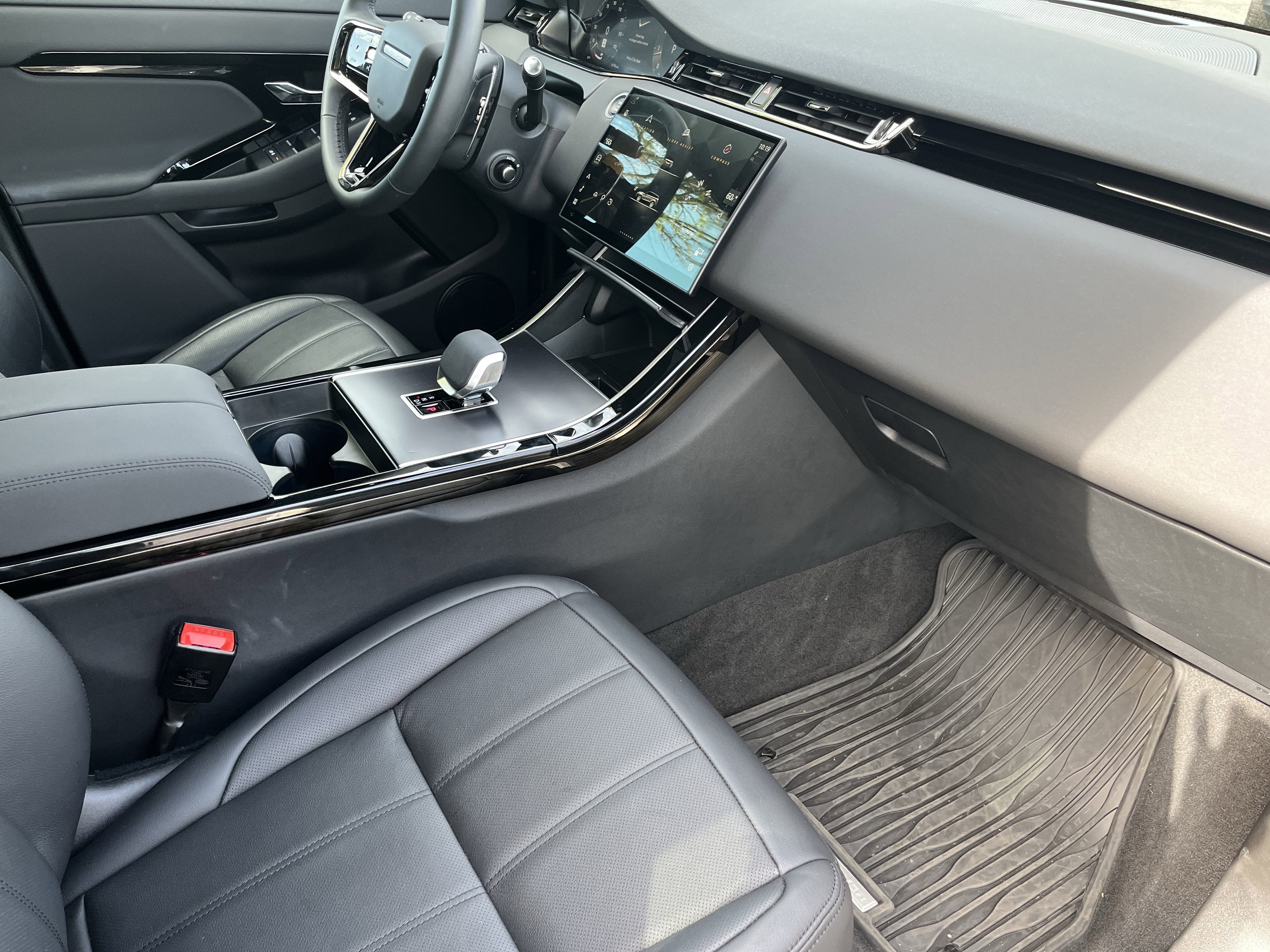 2026 Land Rover Range Rover Evoque Dynamic SE