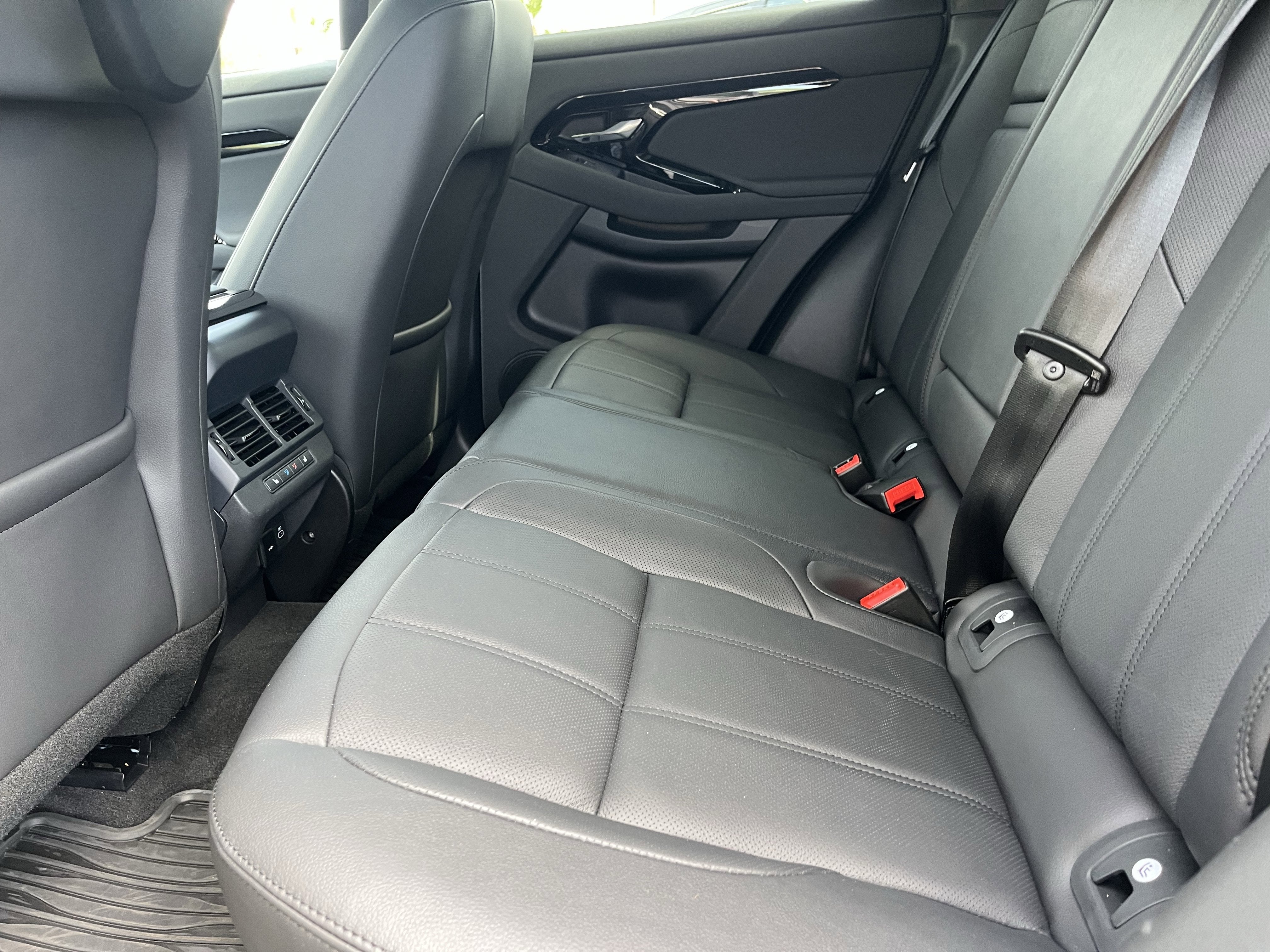 2026 Land Rover Range Rover Evoque Dynamic SE