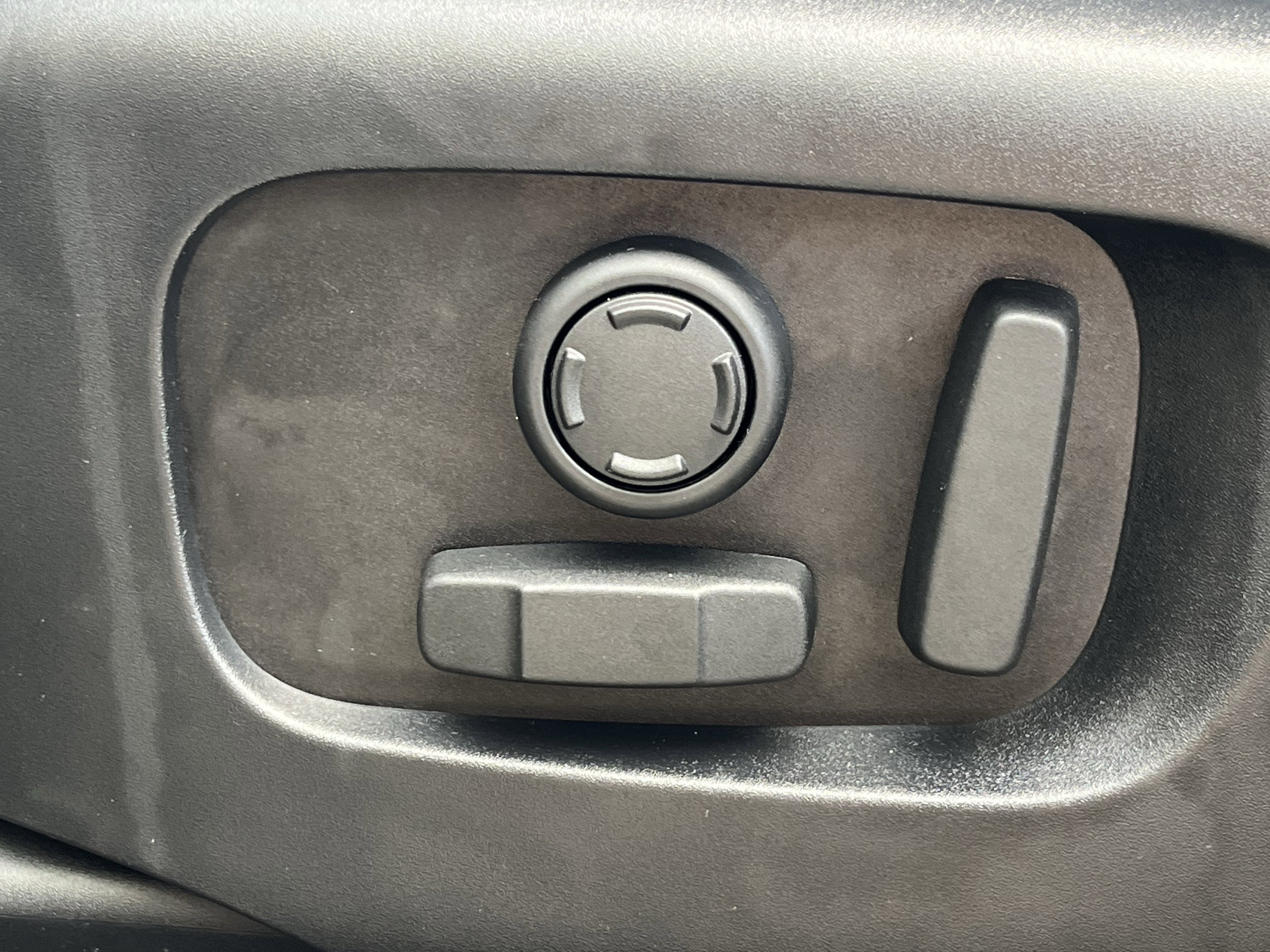 2026 Land Rover Range Rover Evoque Dynamic SE