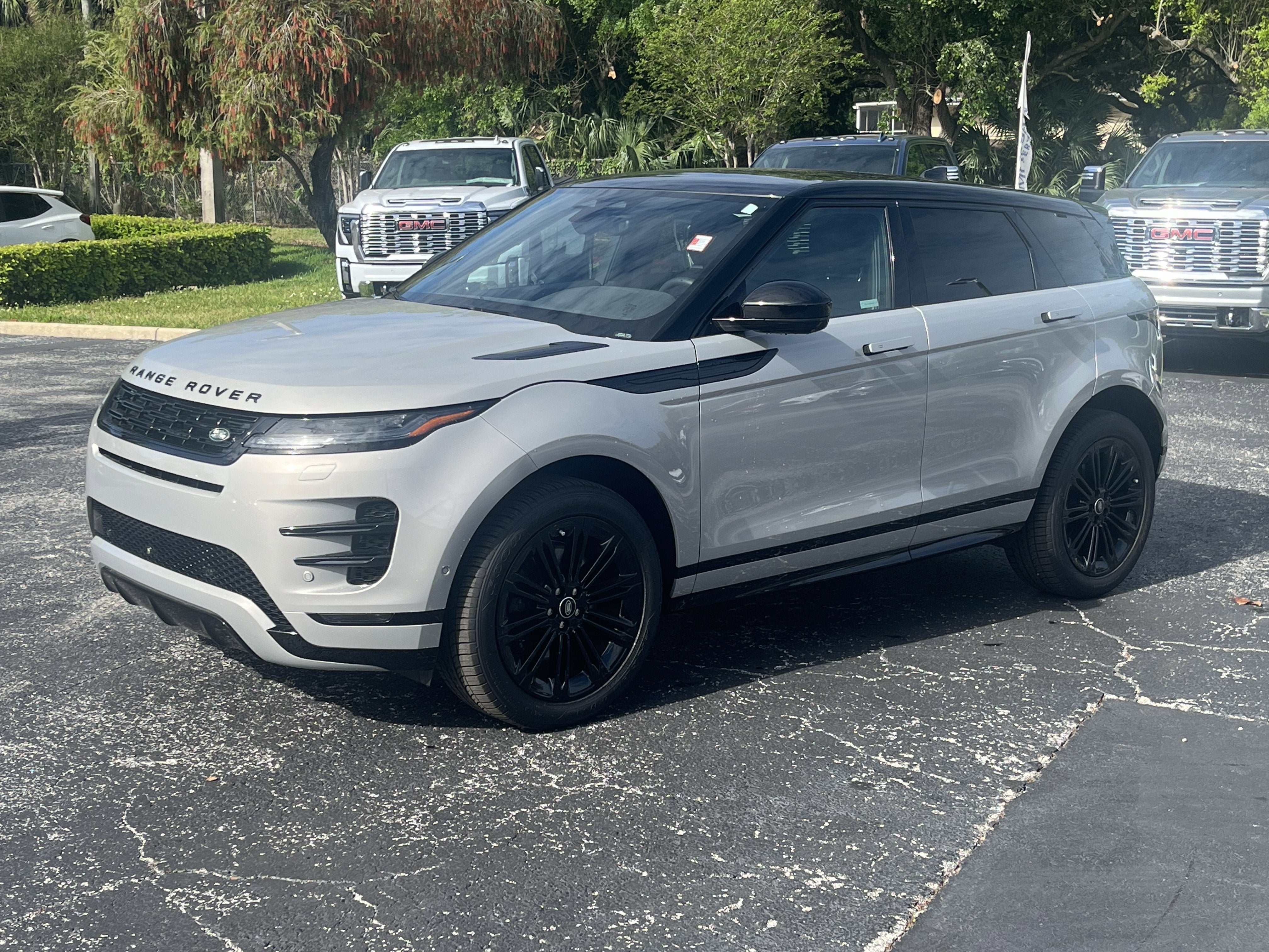 2026 Land Rover Range Rover Evoque Dynamic SE