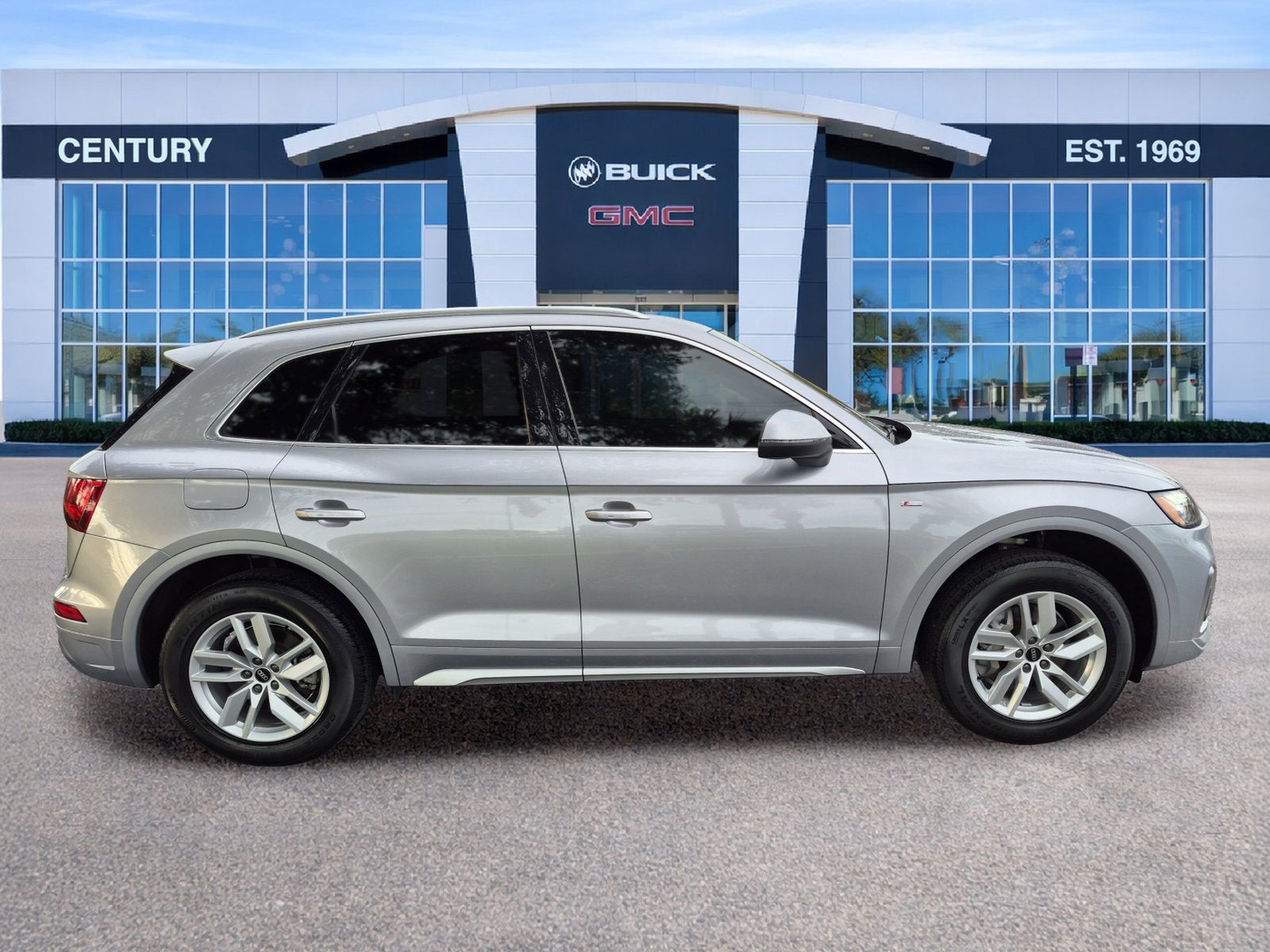 2023 Audi Q5 S line Premium